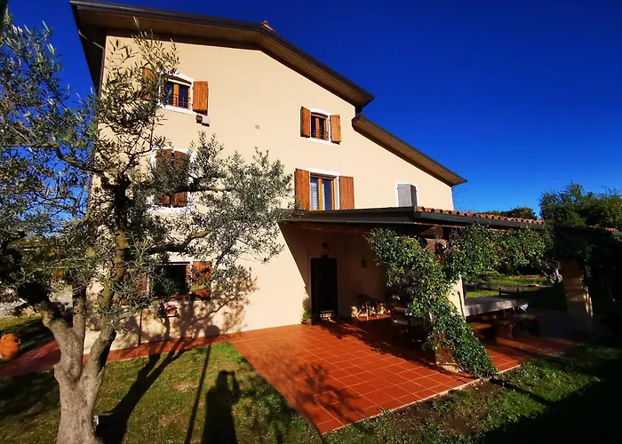 Casa Ghirlanda Con Piscina E Campo Da Tennis