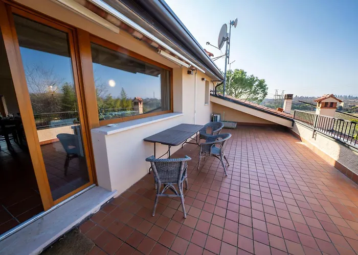 Casa Ghirlanda Con Piscina E Campo Da Tennis