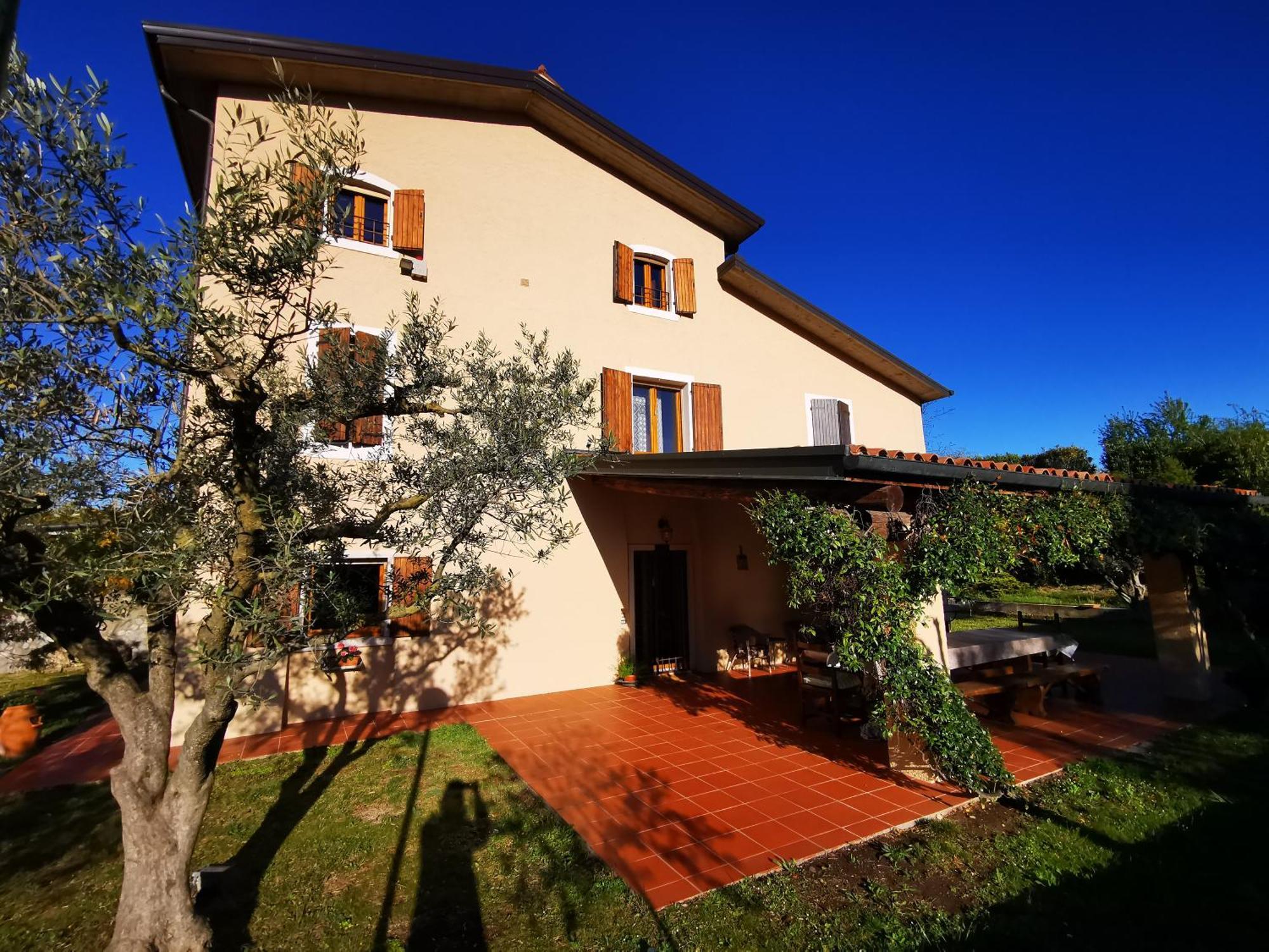 Casa Ghirlanda Con Piscina E Campo Da Tennis