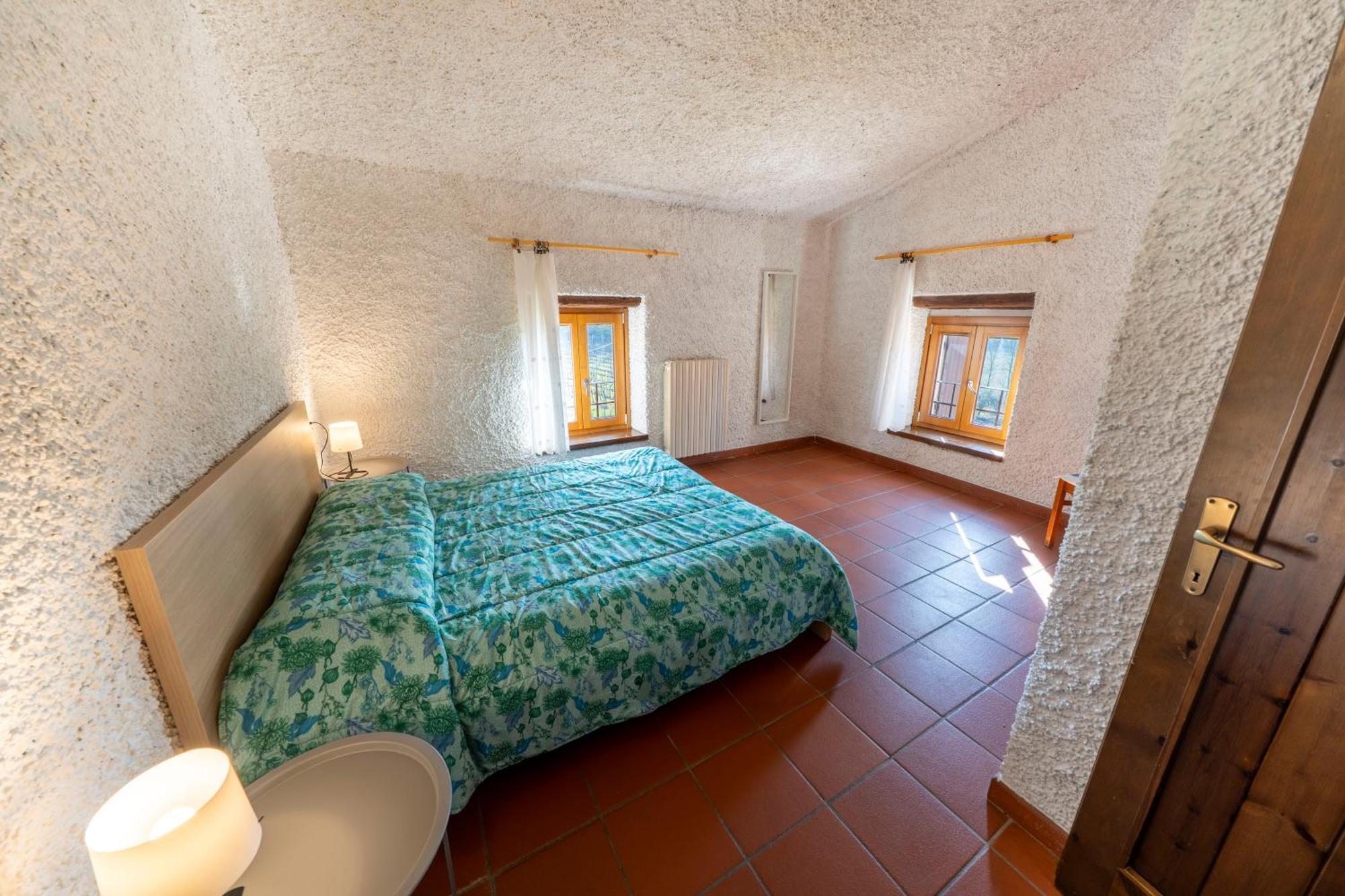Casa Ghirlanda Con Piscina E Campo Da Tennis Apartment