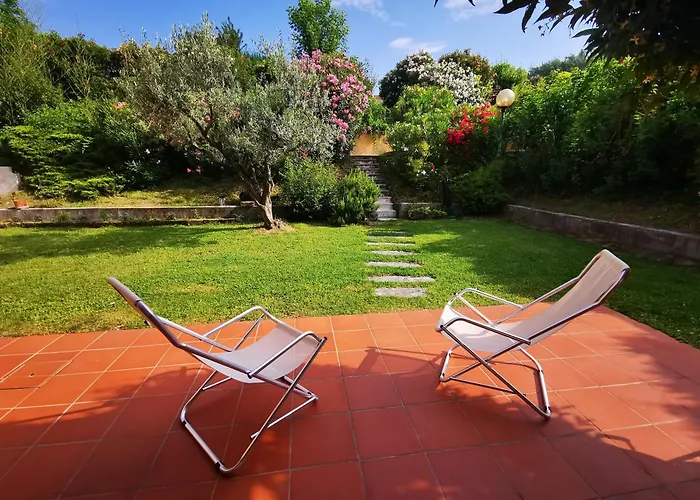 Casa Ghirlanda Con Piscina E Campo Da Tennis