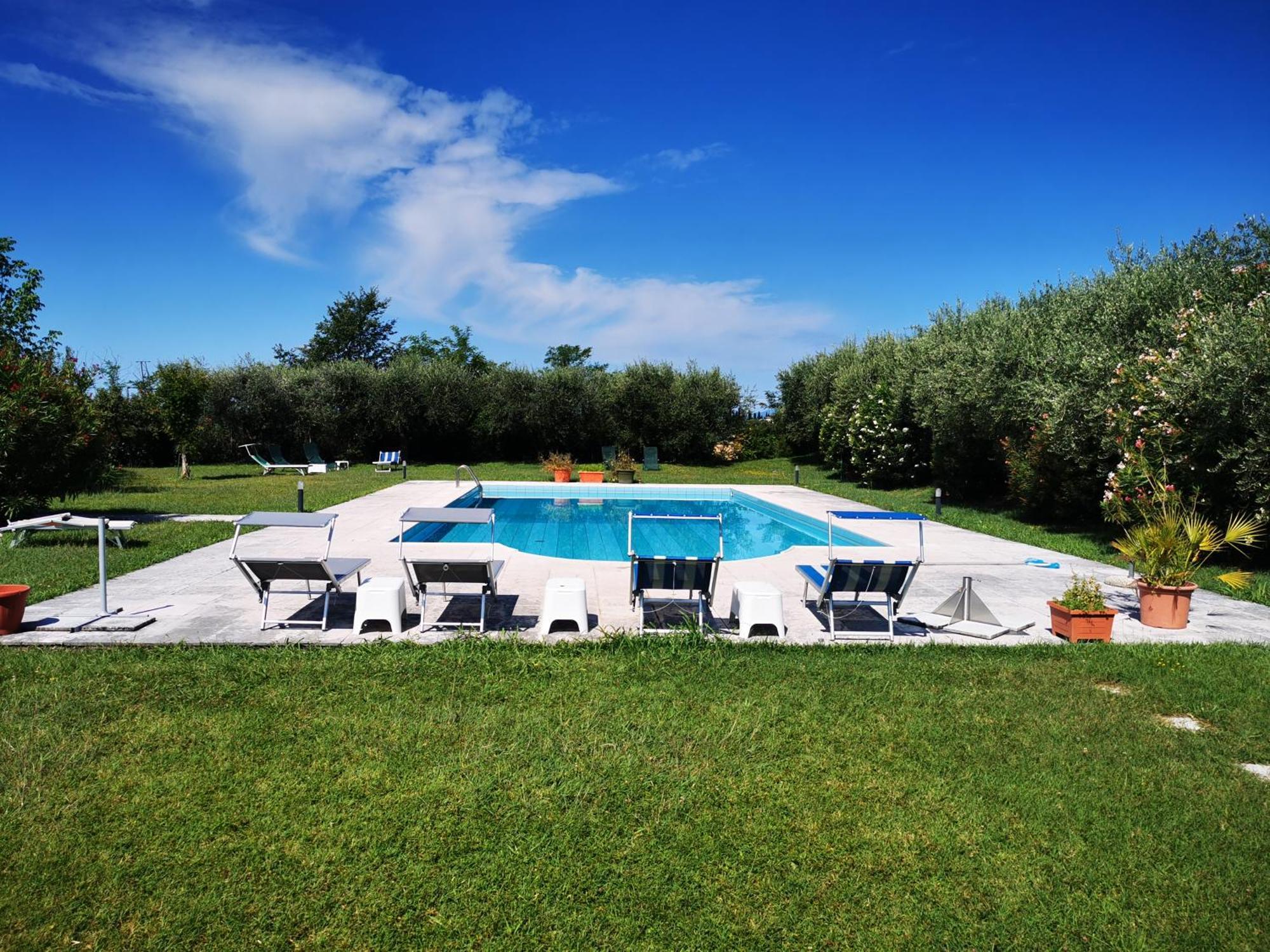 Casa Ghirlanda Con Piscina E Campo Da Tennis Apartamento